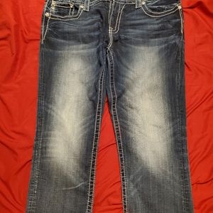 Signature Cuffed Capri size 33